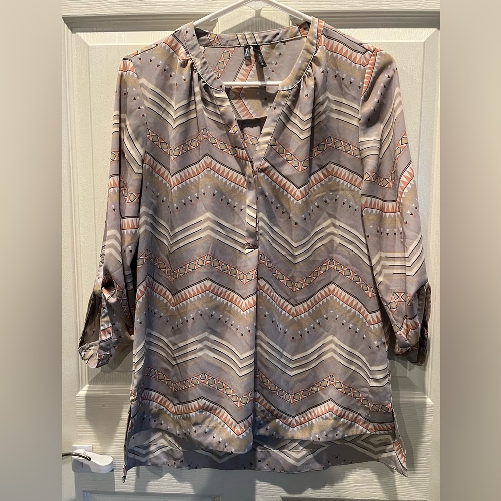 Maurices Chevron Geo Print Roll Tab Sleeve Blouse Top Size S
